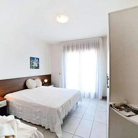 In Near Tennis Court Apartament *